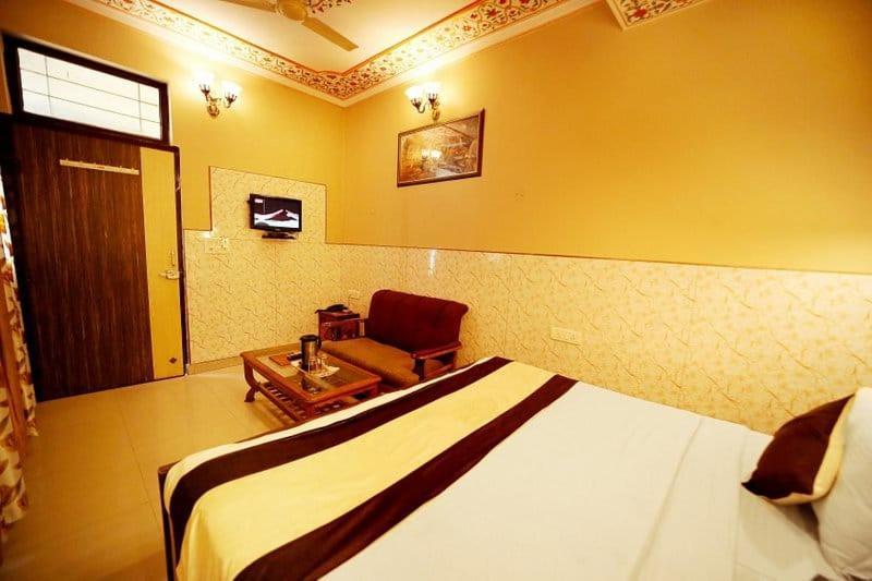 Hotel Golden Heritage Deluxe Джайпур Екстериор снимка