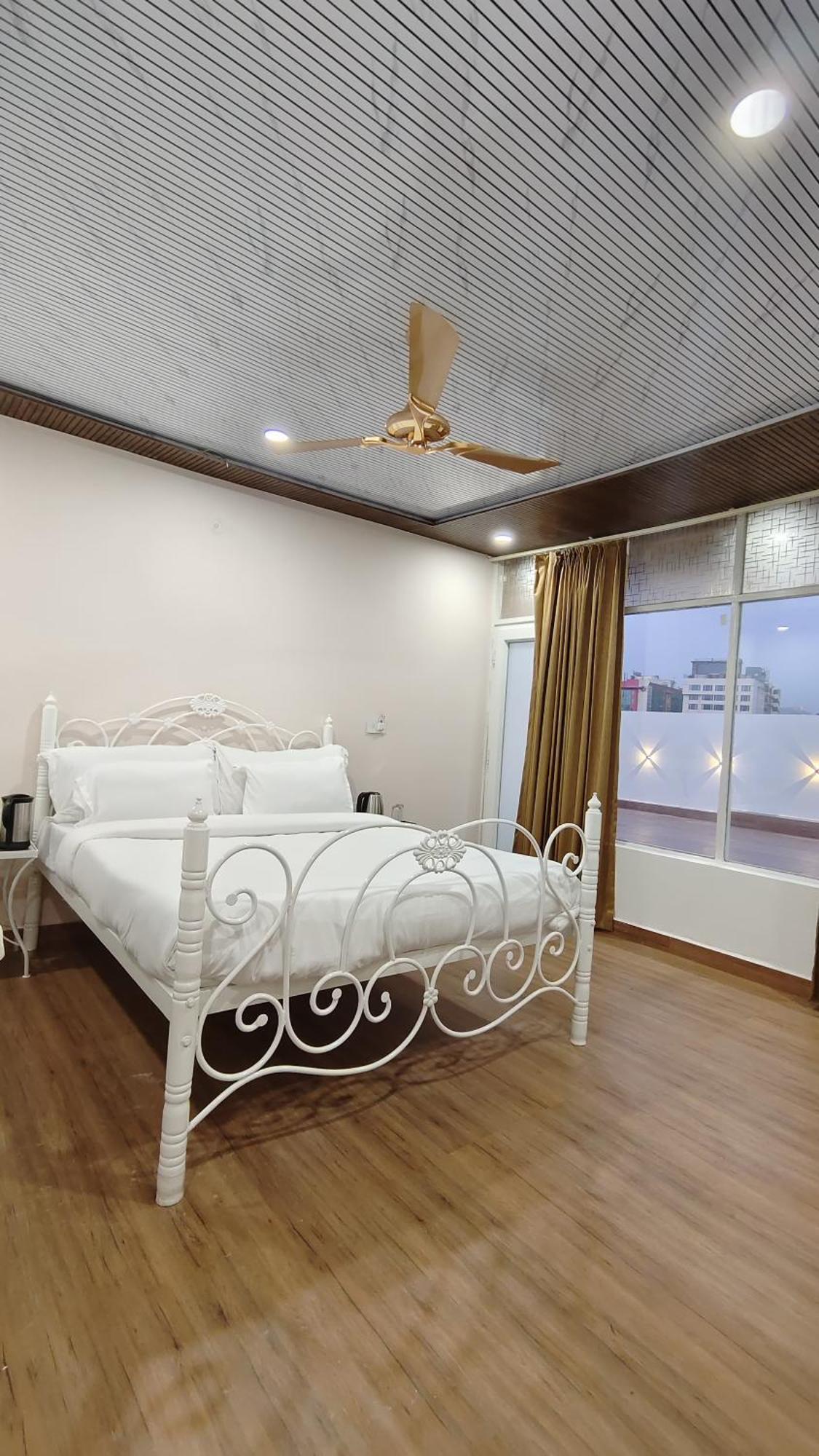 Hotel Golden Heritage Deluxe Джайпур Екстериор снимка