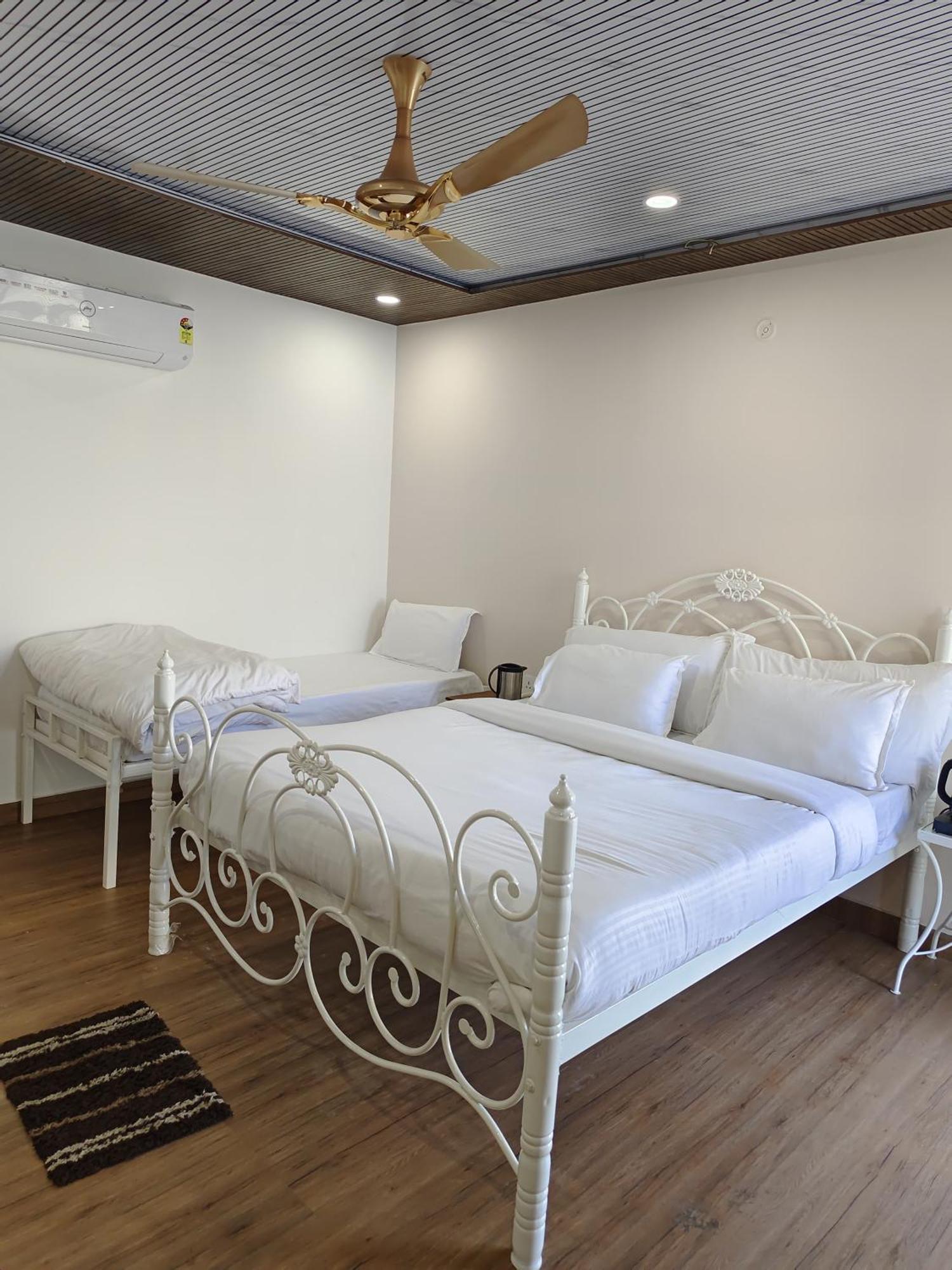 Hotel Golden Heritage Deluxe Джайпур Екстериор снимка