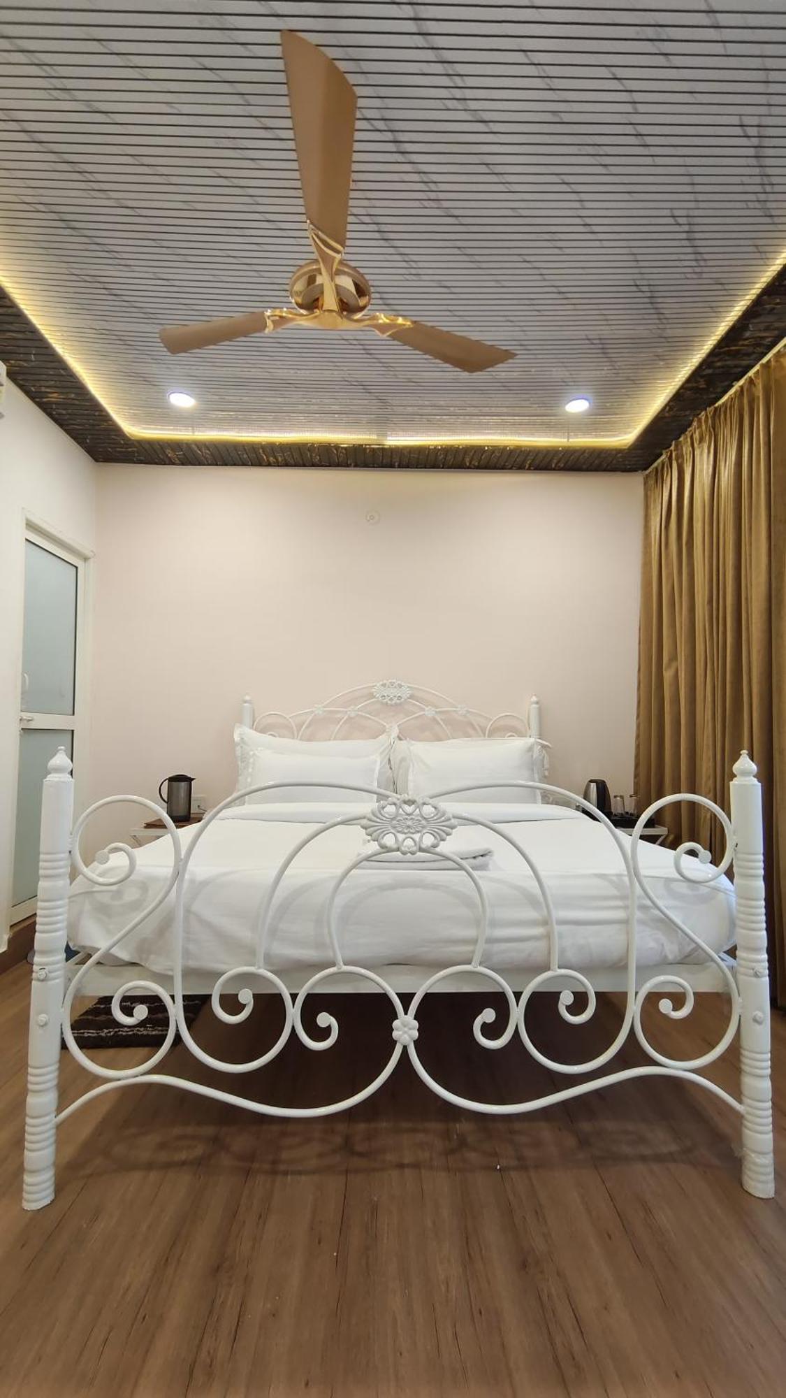 Hotel Golden Heritage Deluxe Джайпур Екстериор снимка