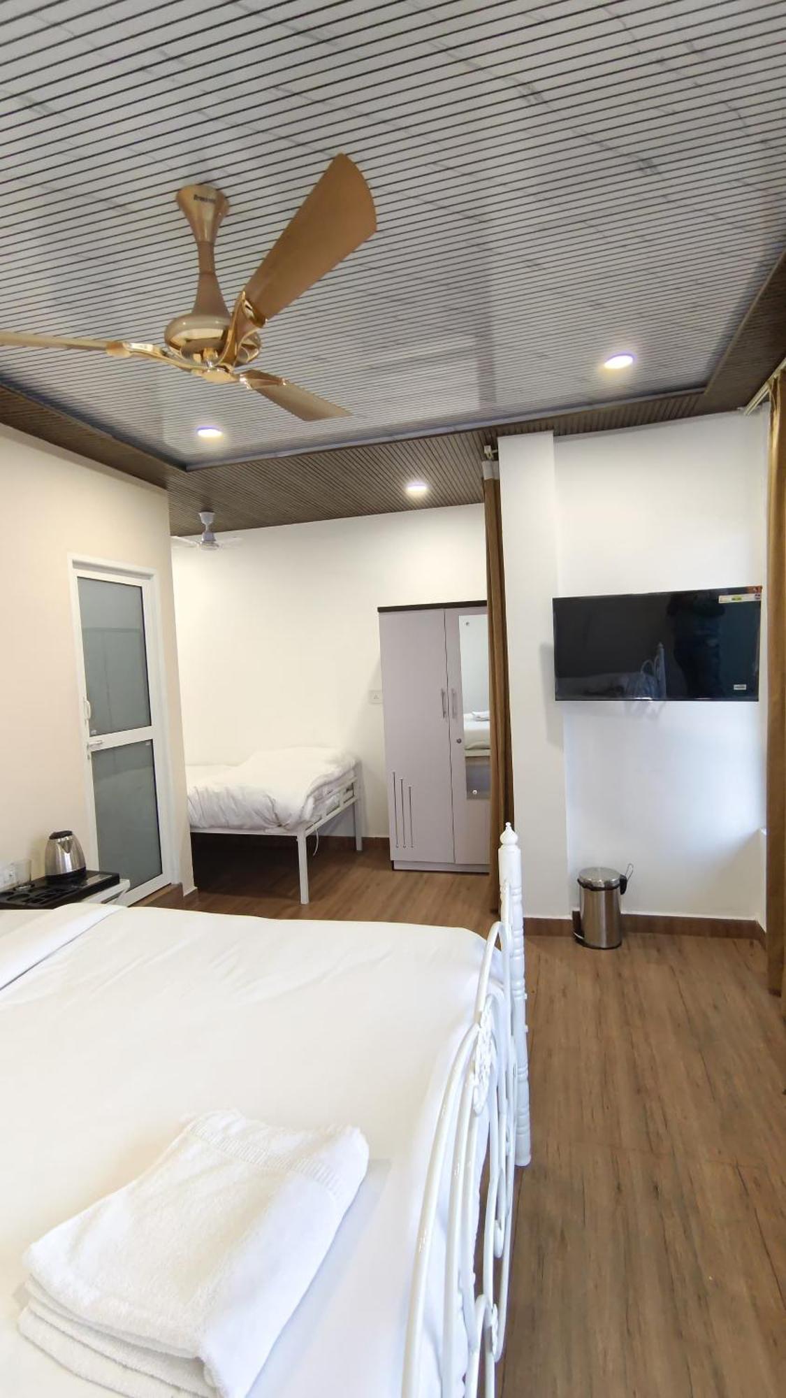 Hotel Golden Heritage Deluxe Джайпур Екстериор снимка